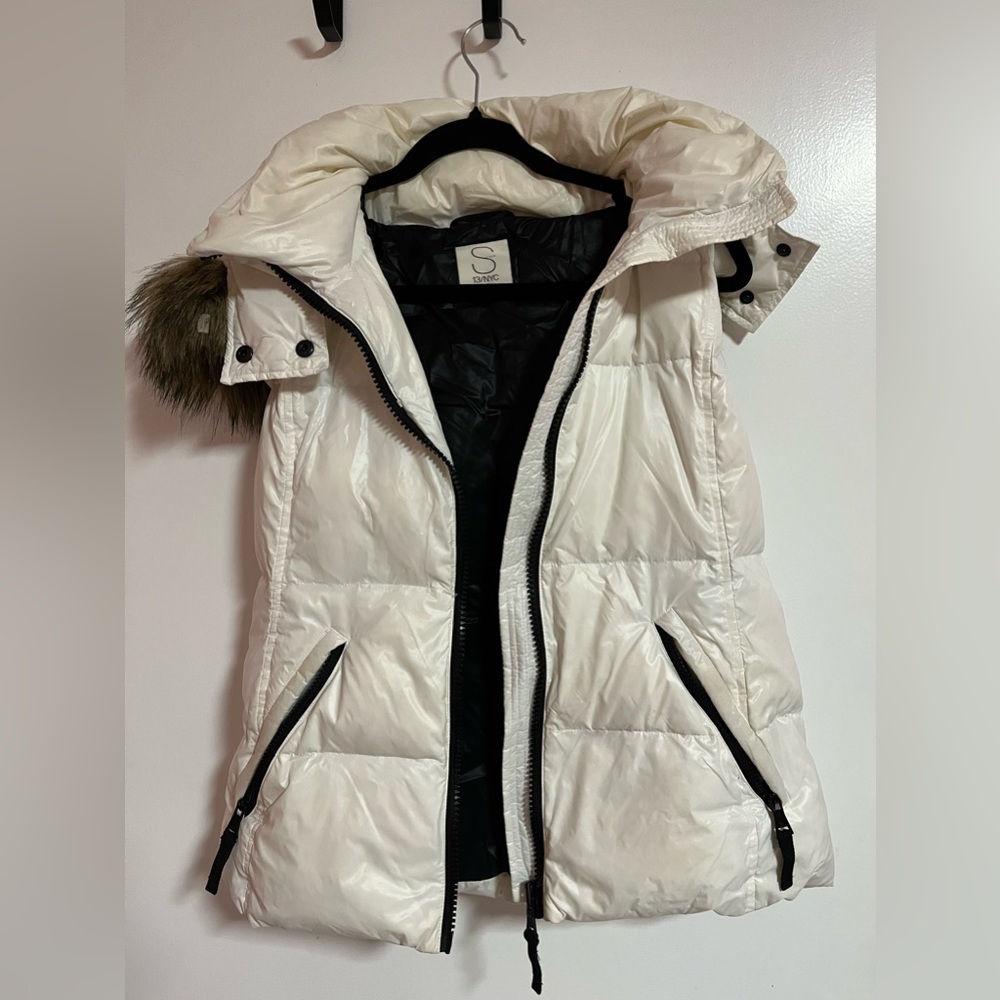 13/NYC White Puffer Vest